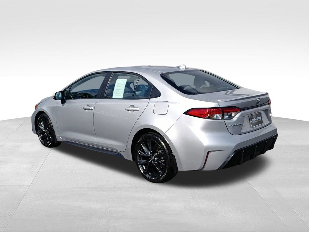 2024 Toyota Corolla SE photo 3