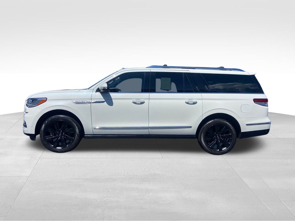 2024 Lincoln Navigator L Reserve photo 2