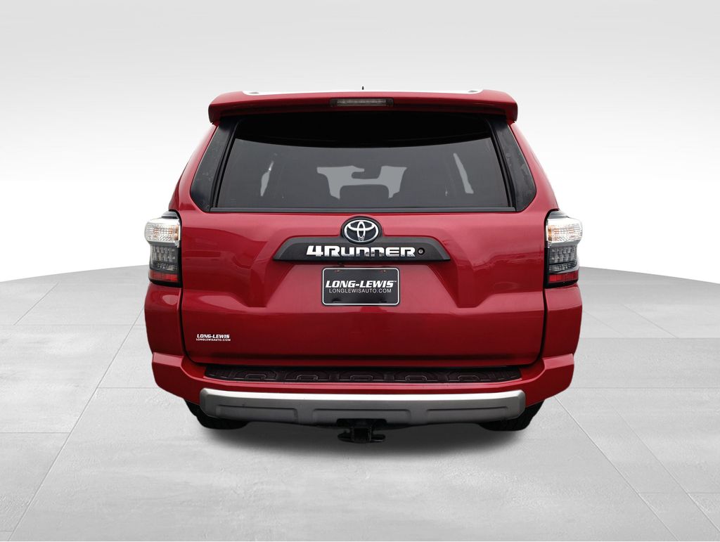 2020 Toyota 4Runner SR5 photo 3