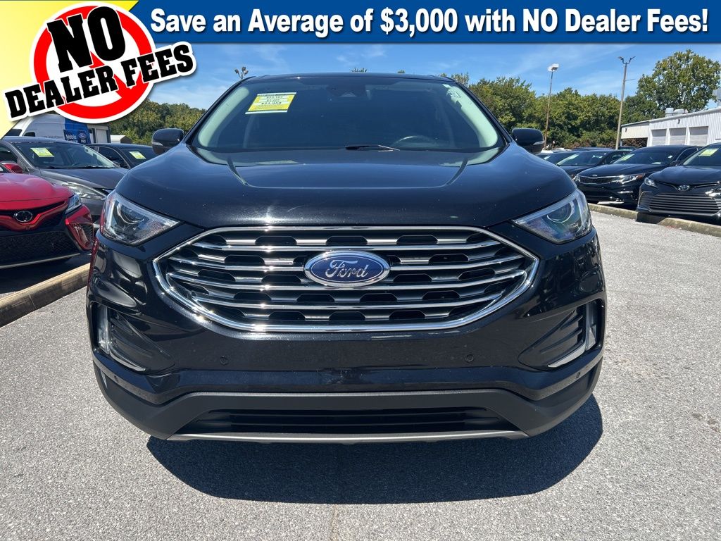 2022 Ford Edge Titanium photo 2