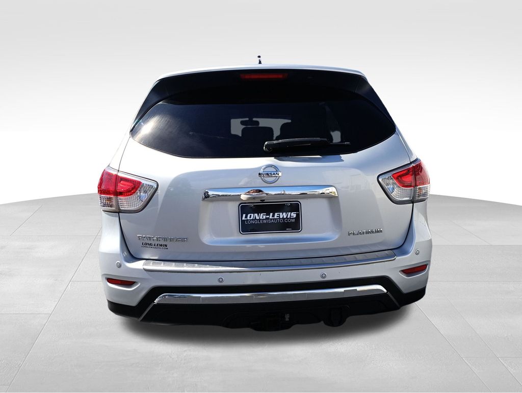 2015 Nissan Pathfinder Platinum photo 3