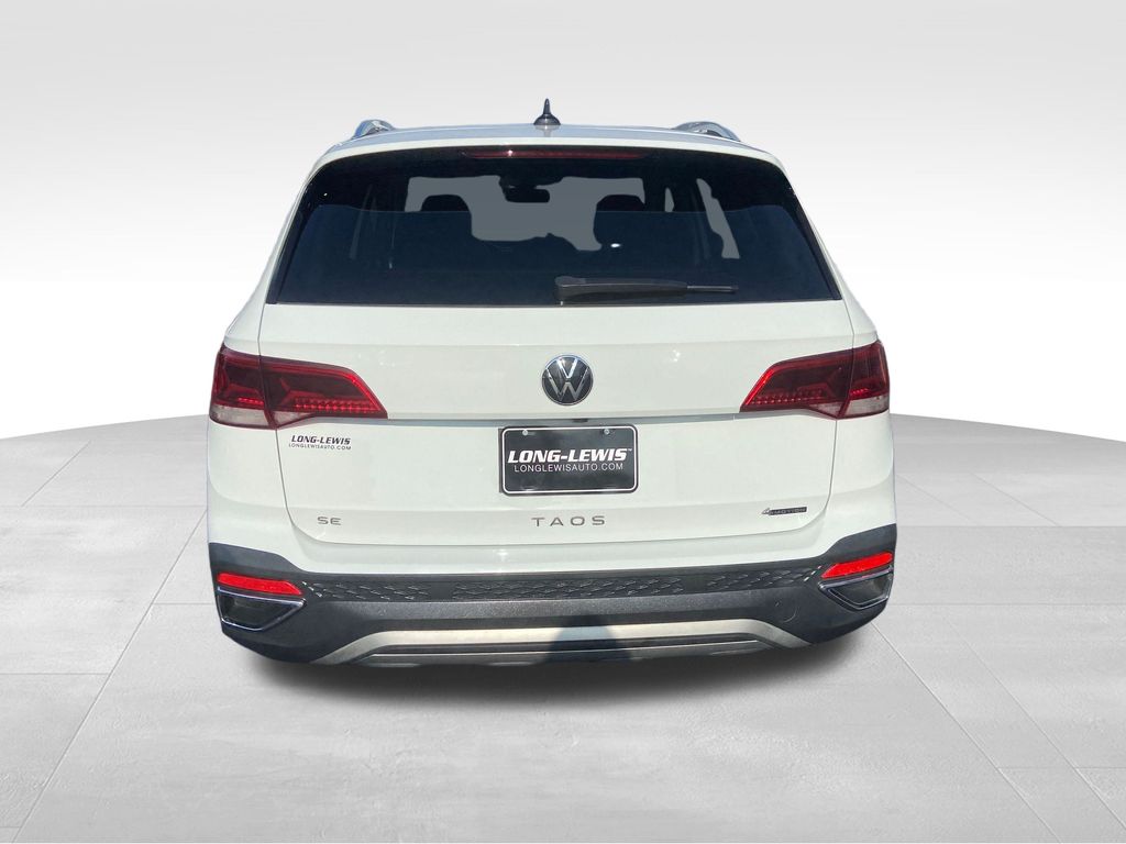 2022 Volkswagen Taos SE photo 3