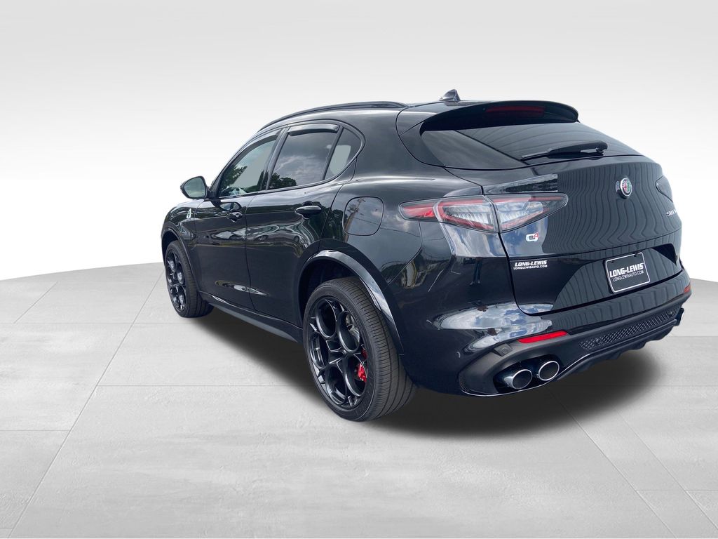 2024 Alfa Romeo Stelvio Quadrifoglio photo 3