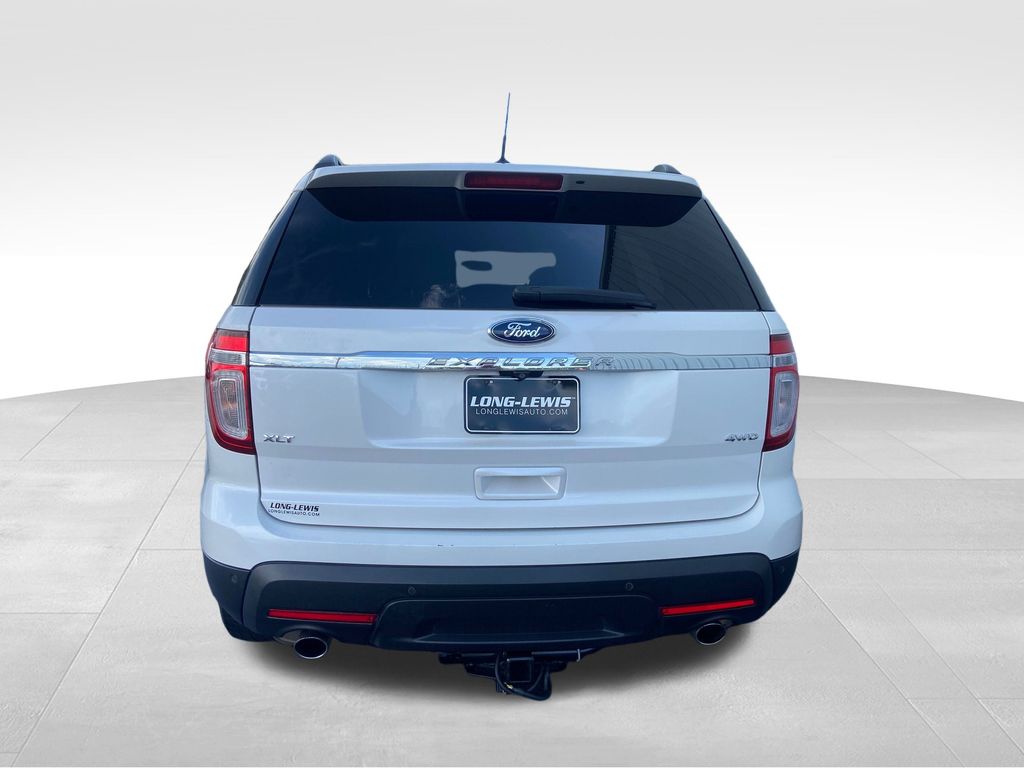 2015 Ford Explorer XLT photo 3