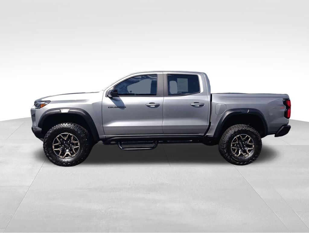 2024 Chevrolet Colorado ZR2 photo 2