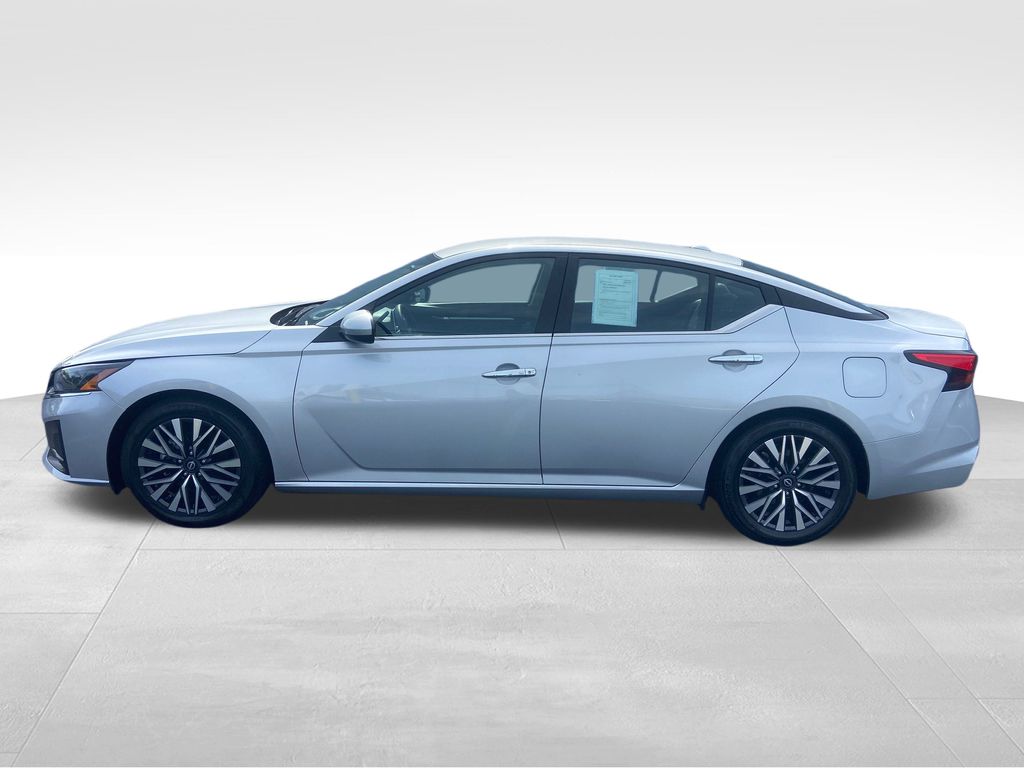 2023 Nissan Altima 2.5 SV photo 3