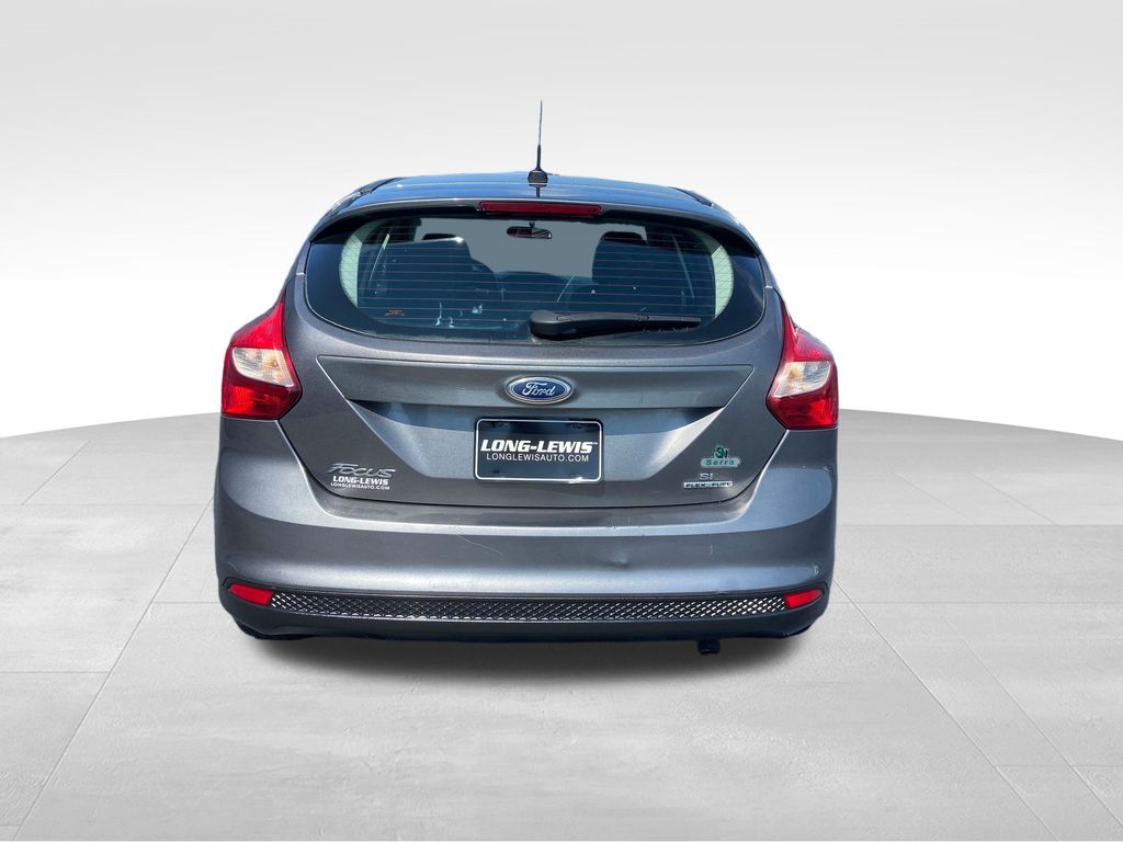 2014 Ford Focus SE photo 4