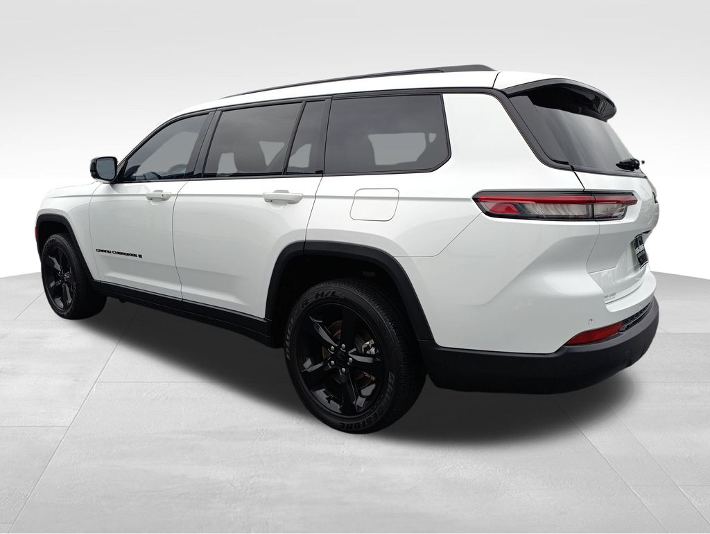 2023 Jeep Grand Cherokee Altitude photo 3