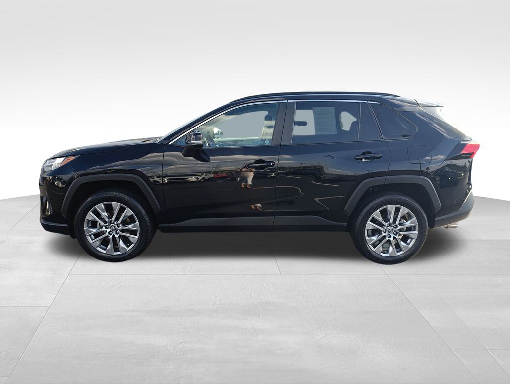 2023 Toyota RAV4 XLE Premium photo 2