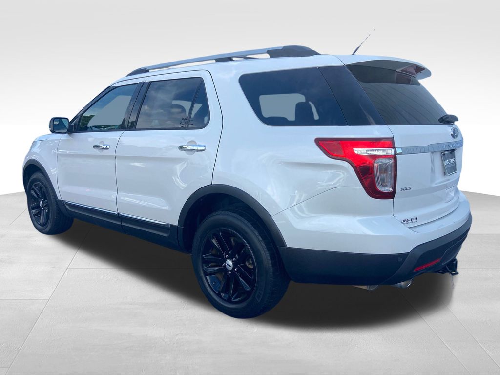 2015 Ford Explorer XLT photo 2
