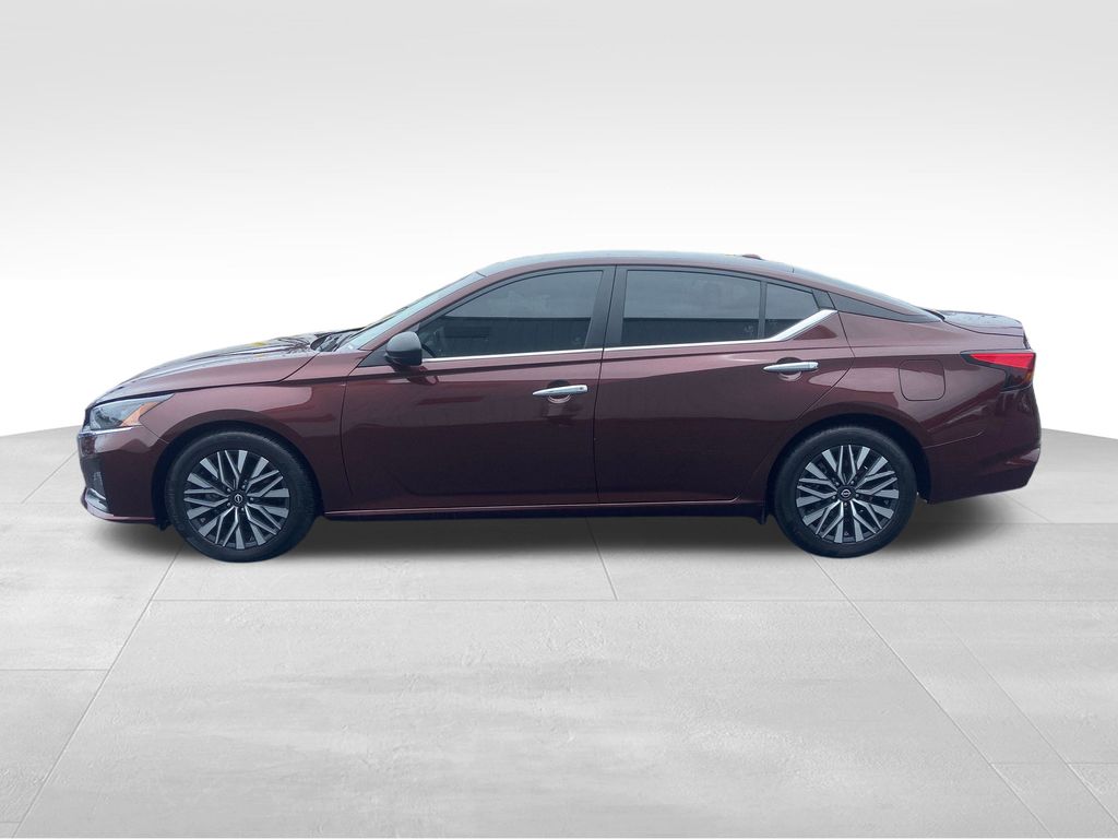 2024 Nissan Altima 2.5 SV photo 2