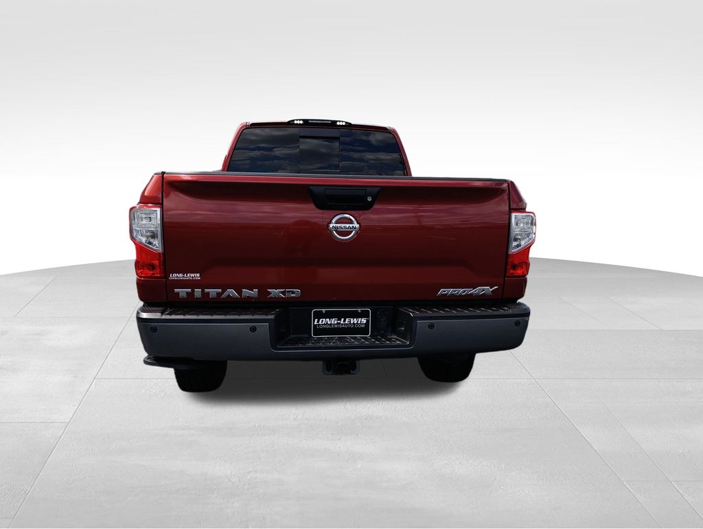 2017 Nissan Titan PRO-4X photo 3