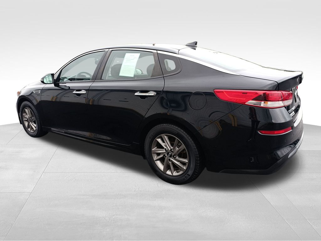 2020 Kia Optima LX photo 3