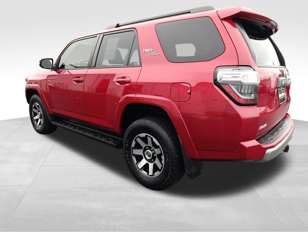 2020 Toyota 4Runner SR5 photo 2