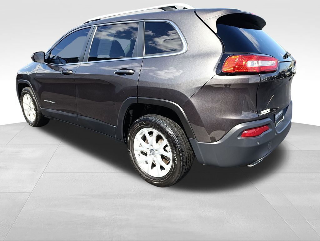 2015 Jeep Cherokee Latitude photo 2