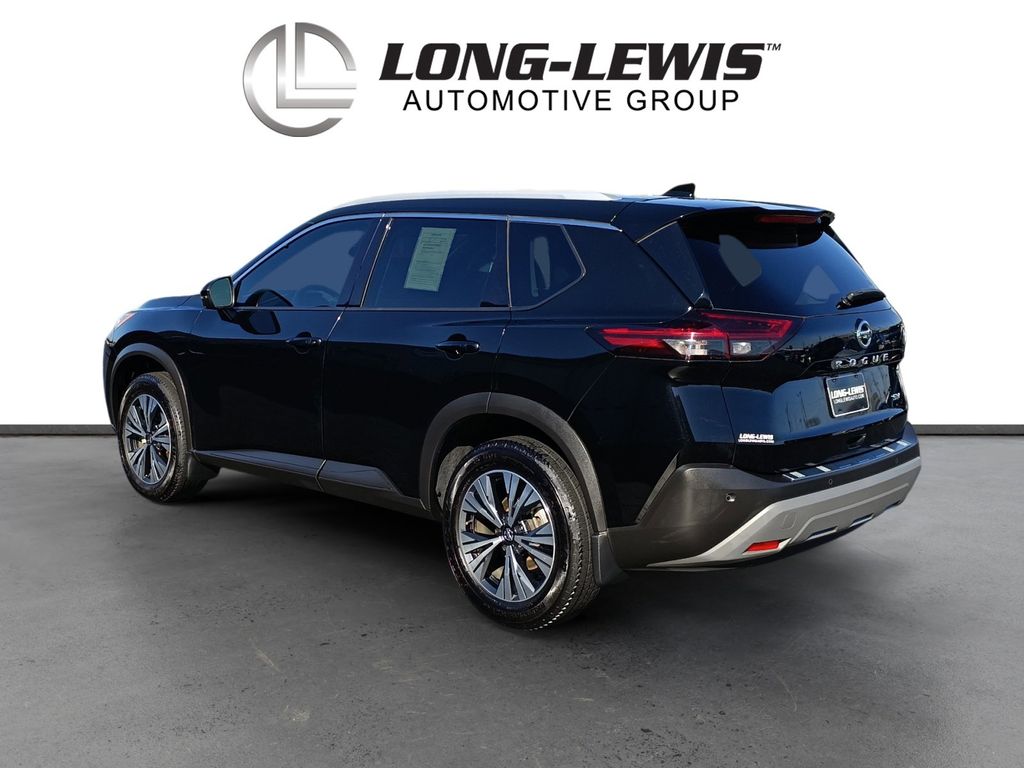 2021 Nissan Rogue SV photo 3