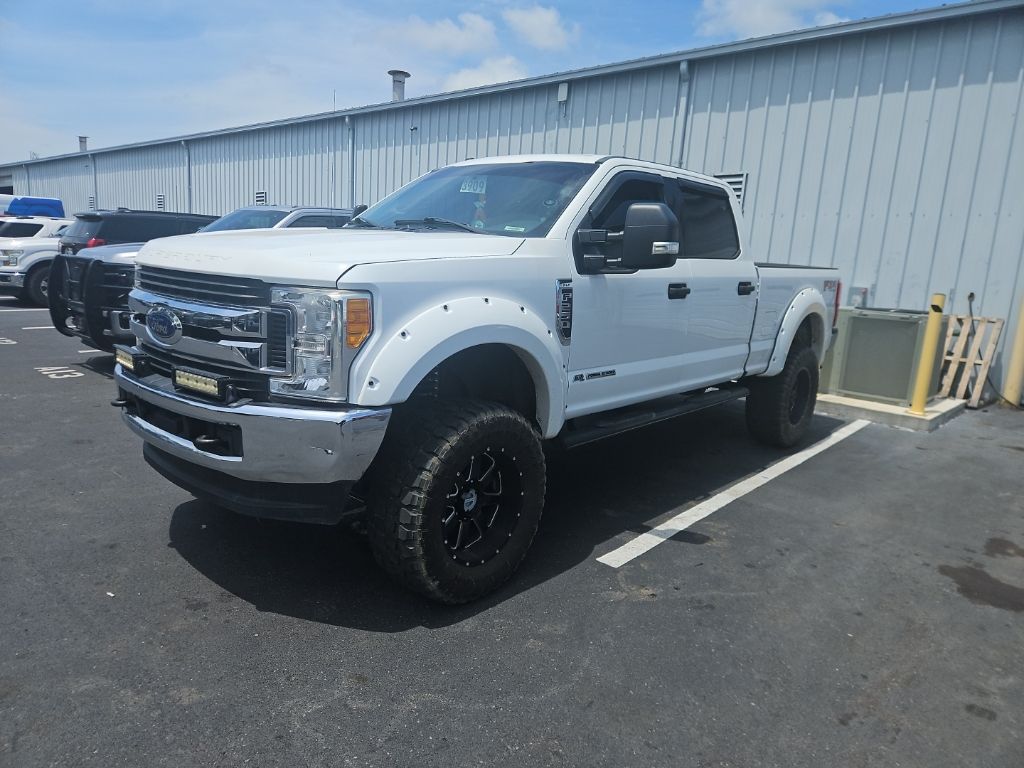 2017 Ford F-250 XLT 4x4 Crew Cab 6-3/4' Box's photo