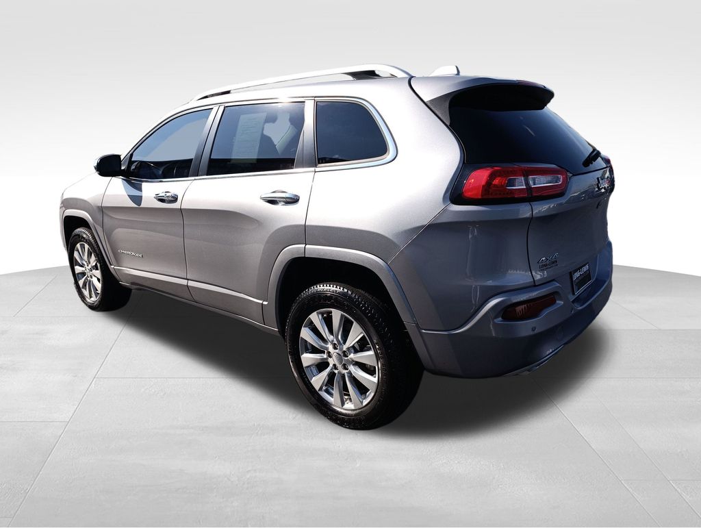 2016 Jeep Cherokee Overland photo 2