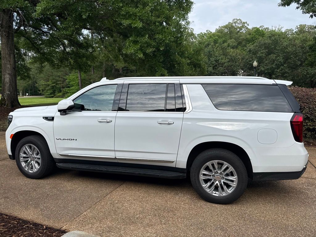 2024 GMC Yukon 2WD SLT's photo