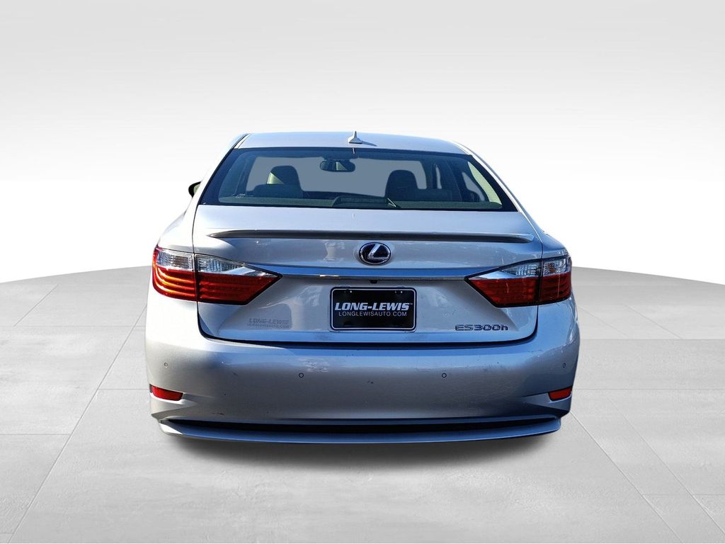 2014 Lexus ES 300h photo 4