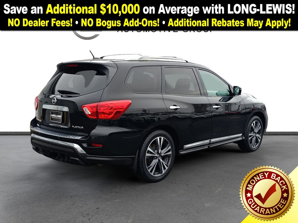 2017 Nissan Pathfinder Platinum photo 4