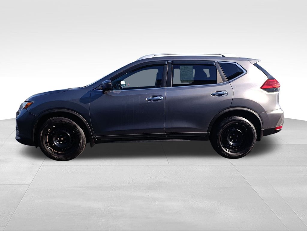 2017 Nissan Rogue S photo 2