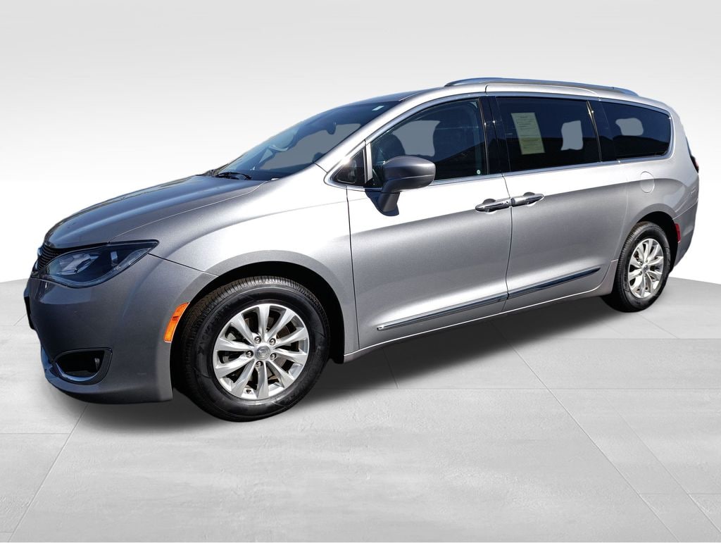 Used 2018 Chrysler Pacifica Touring L Plus Minivan/Van