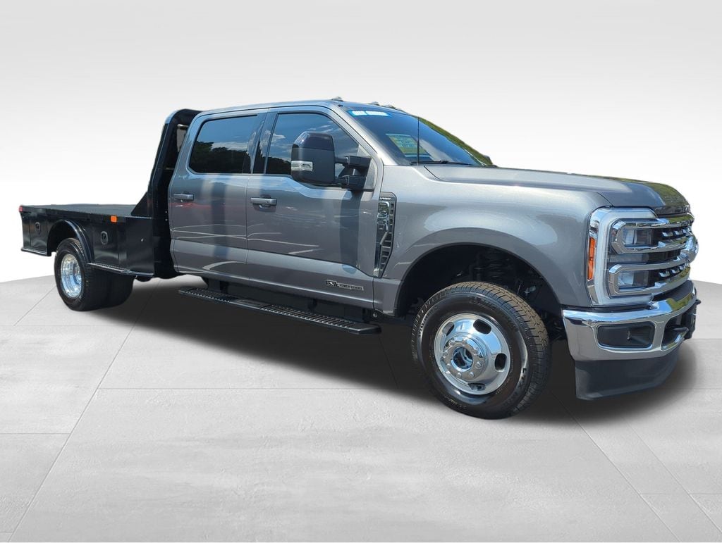 Used 2025 Ford F-350SD Lariat Chassis