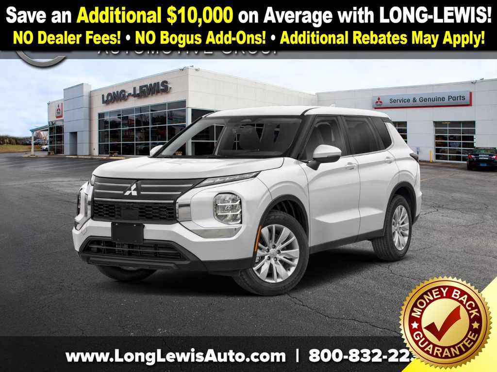 2025 Mitsubishi Outlander ES's photo