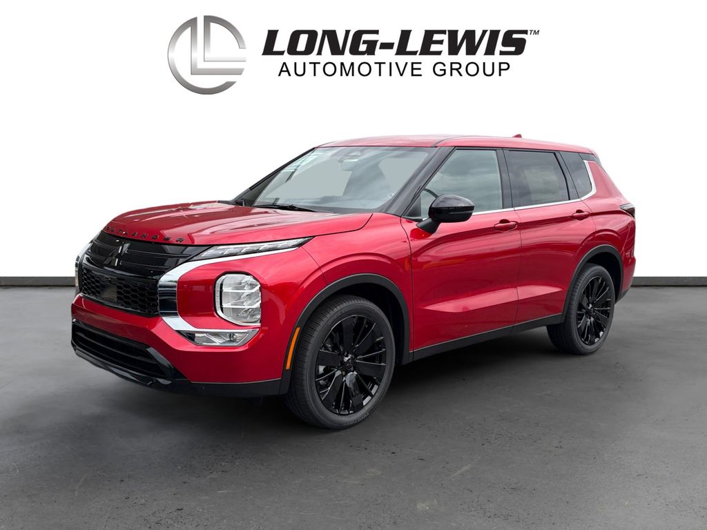 2026 Mitsubishi Outlander LE FWD's photo