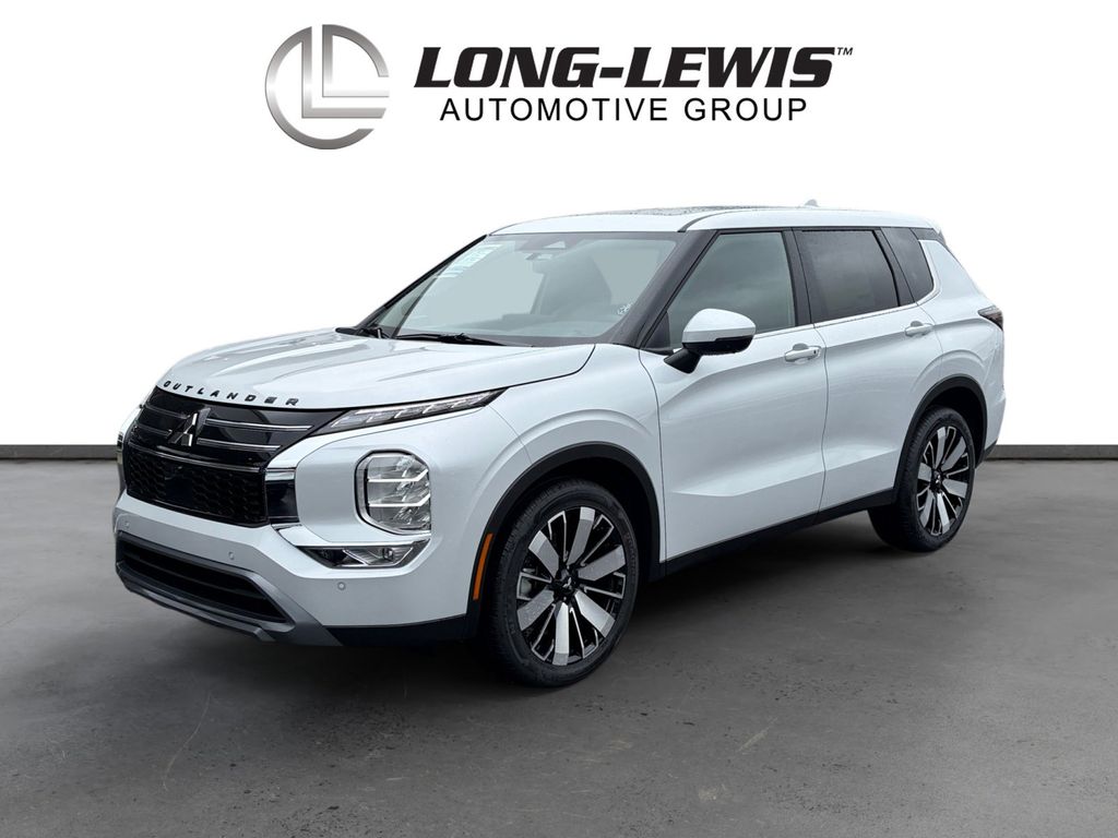 2026 Mitsubishi Outlander SE FWD's photo