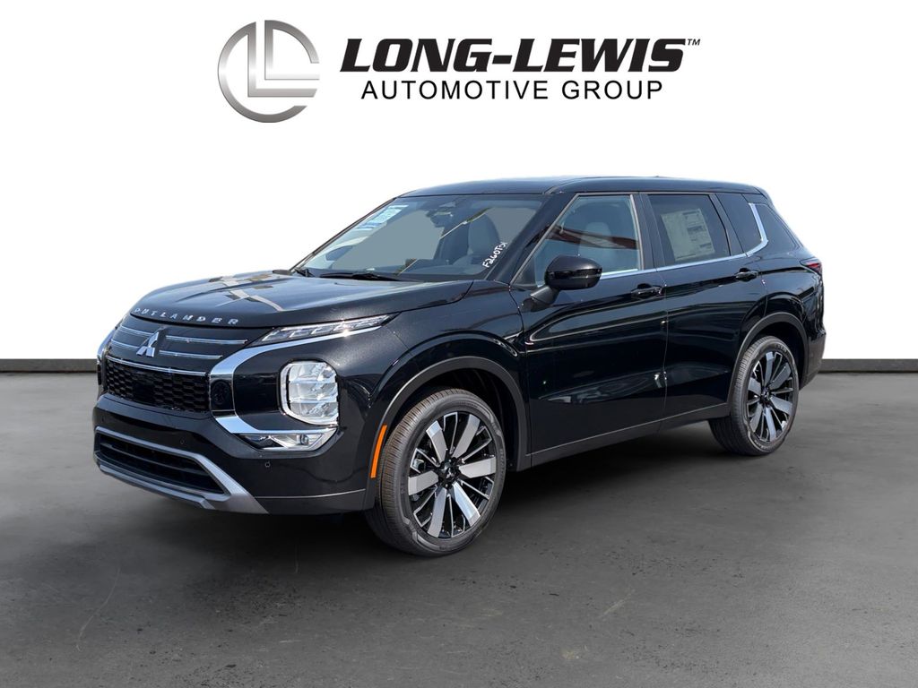 2026 Mitsubishi Outlander SE FWD's photo