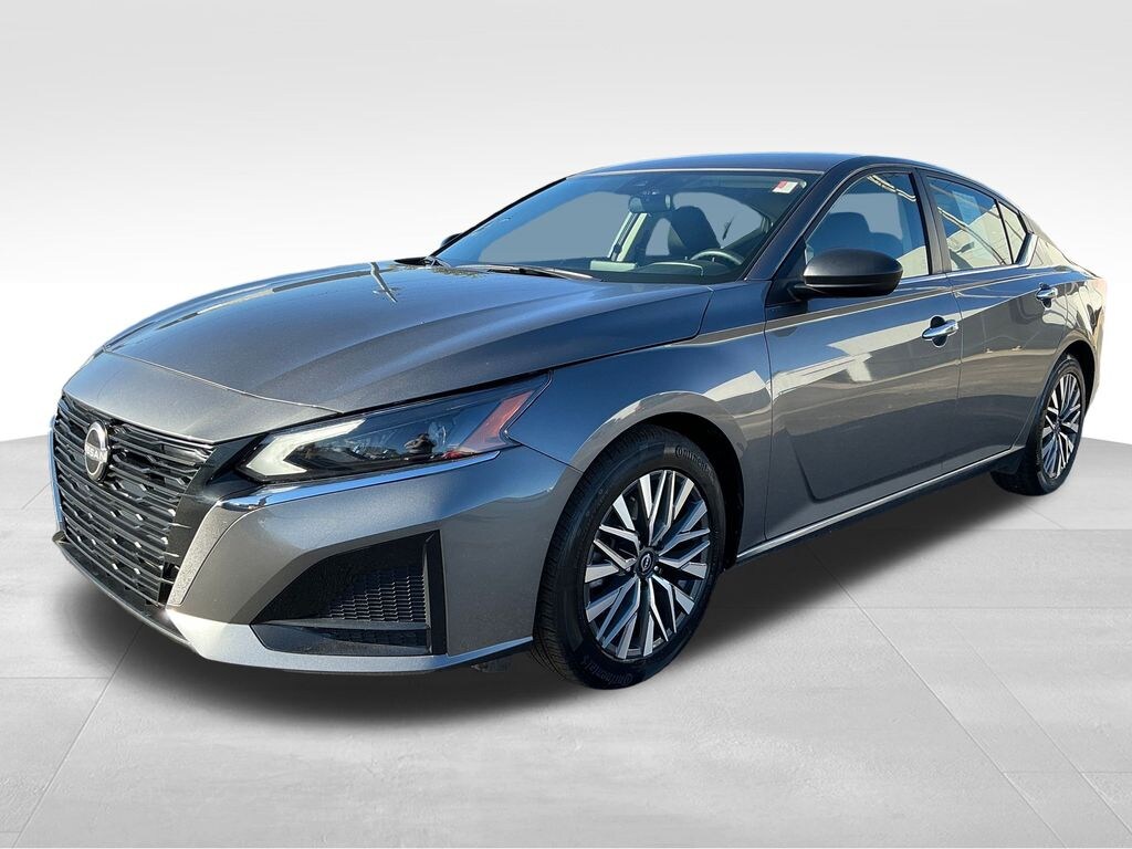 Used 2024 Nissan Altima 2.5 SV Sedan