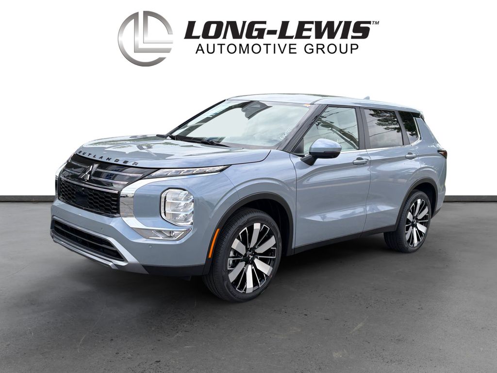 2026 Mitsubishi Outlander SE FWD's photo