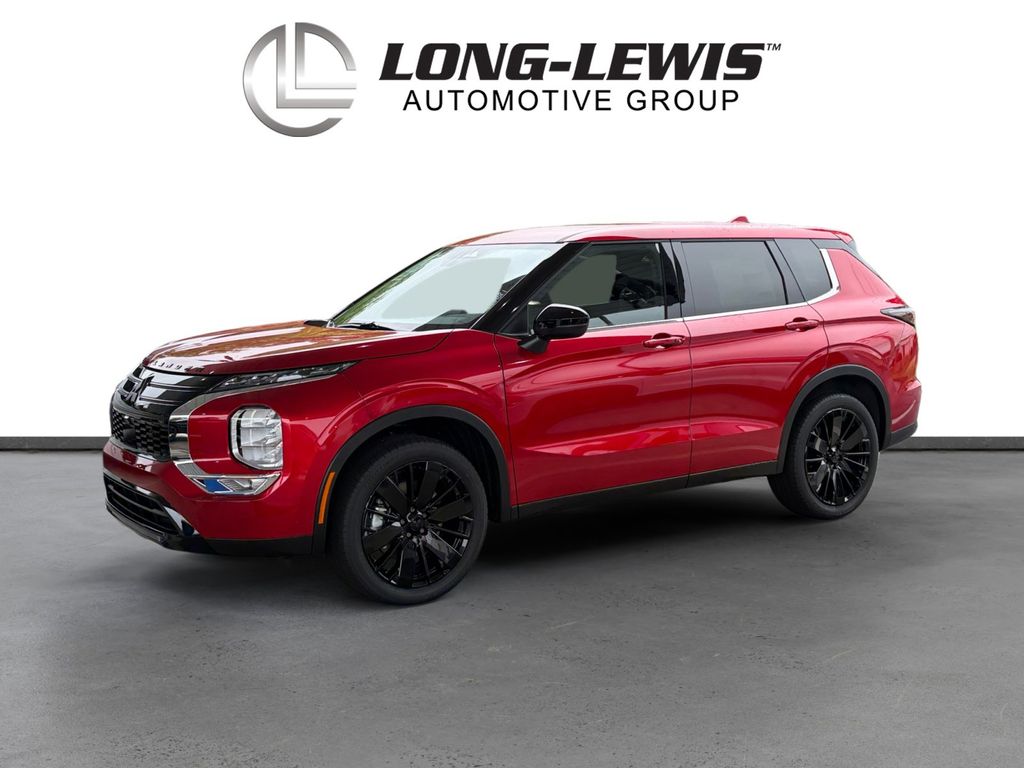 2026 Mitsubishi Outlander LE FWD's photo