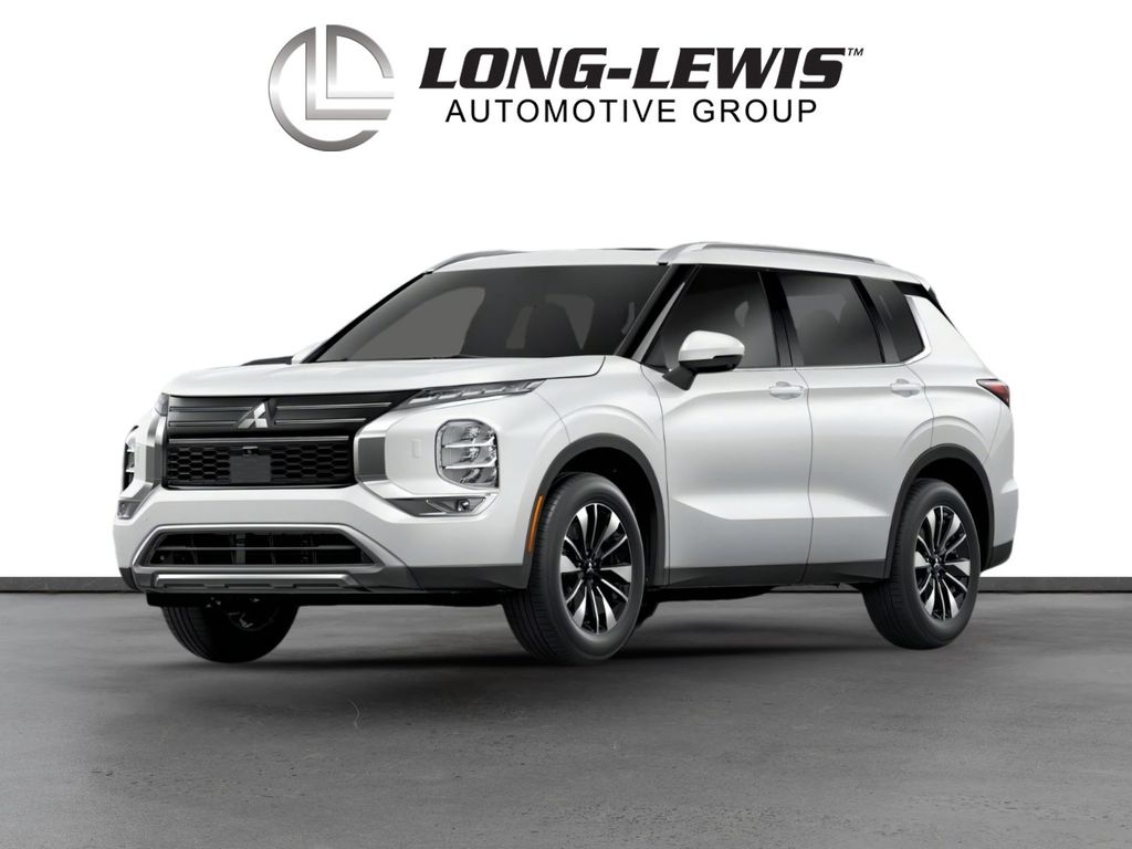 2026 Mitsubishi Outlander LE FWD's photo