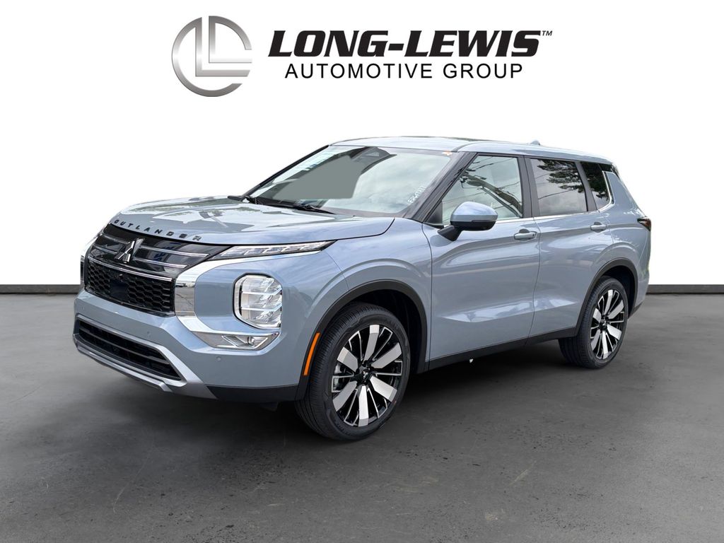 2026 Mitsubishi Outlander SE FWD's photo