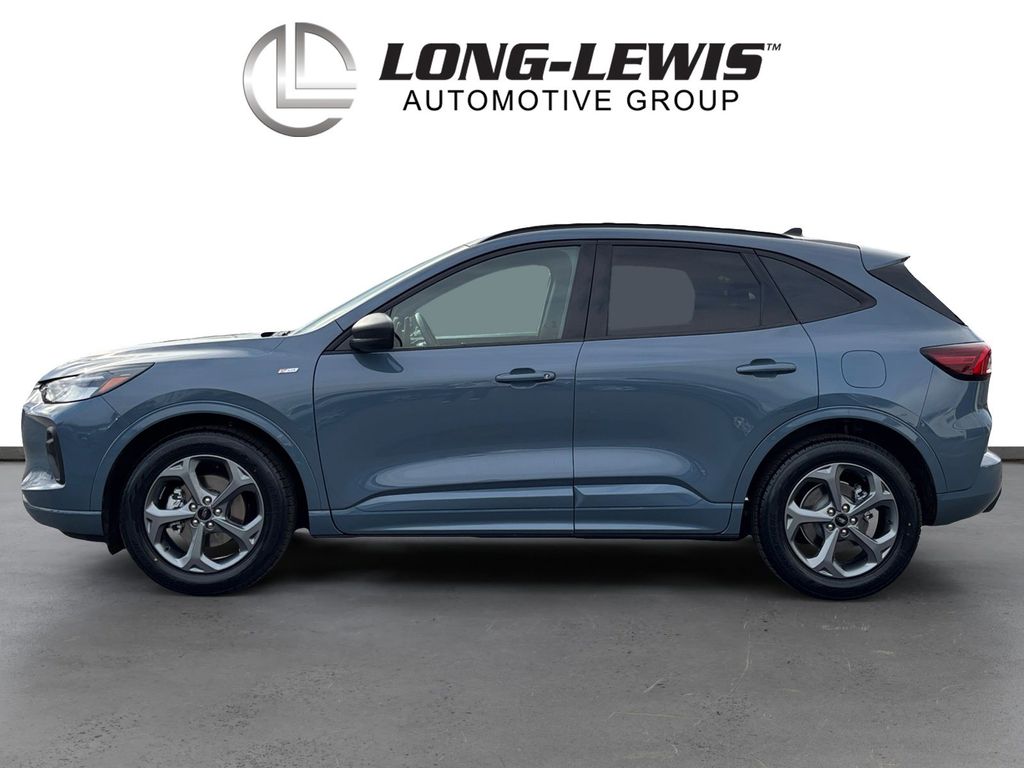 2024 Ford Escape ST-Line photo 2