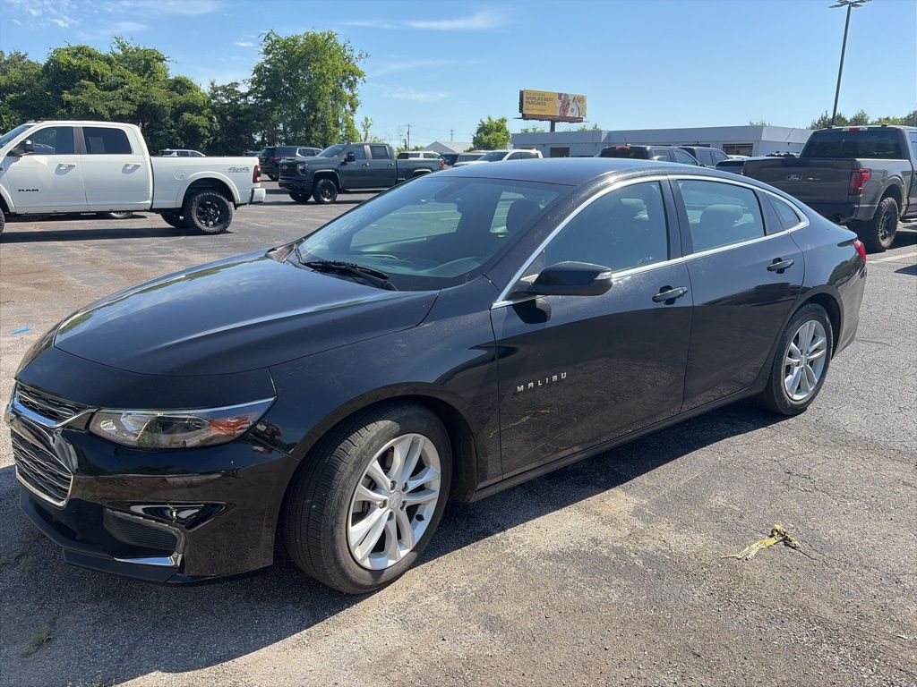 2017 Chevrolet Malibu 1LT's photo