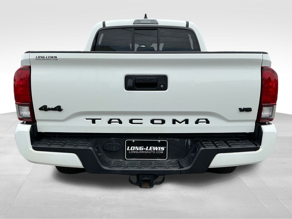 2022 Toyota Tacoma V6 LE photo 4