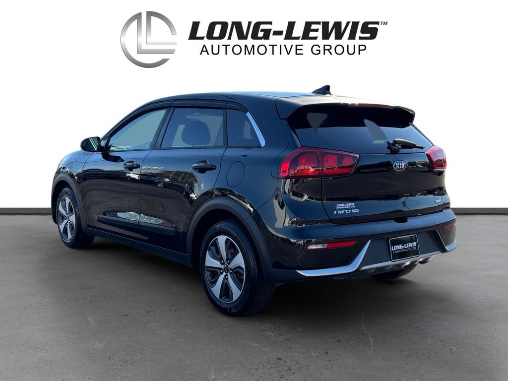 2017 Kia Niro FE photo 3