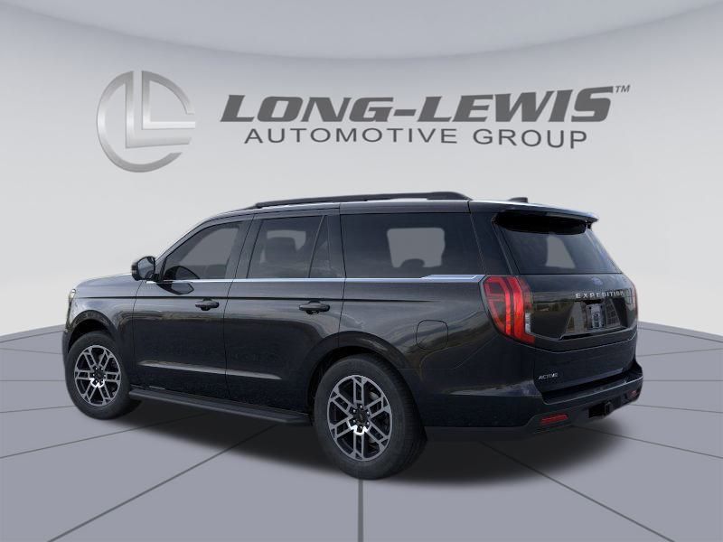 2025 Ford Expedition photo 4