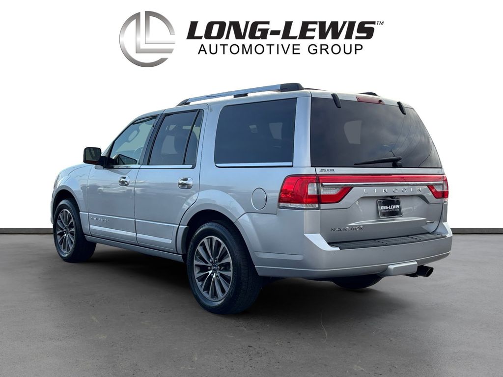 2015 Lincoln Navigator Base photo 3