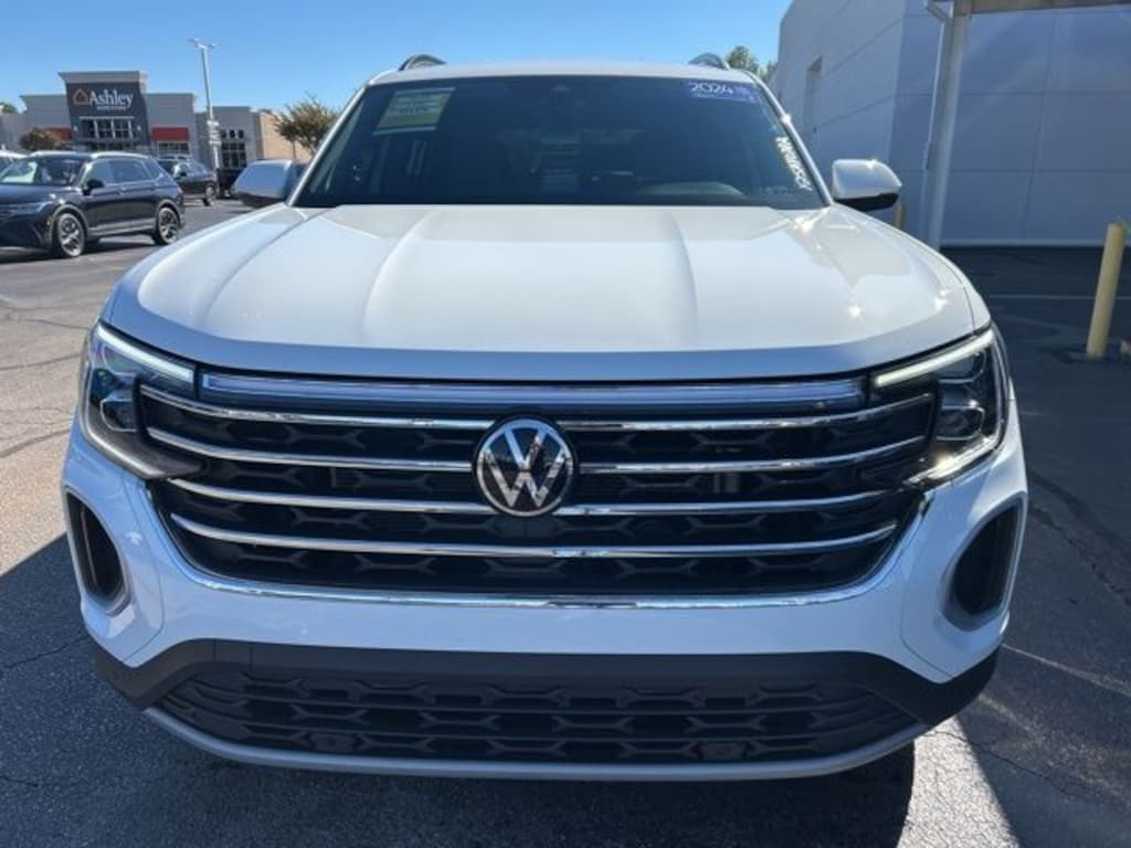 Used 2024 Volkswagen Atlas 2.0T SE w/Technology SUV