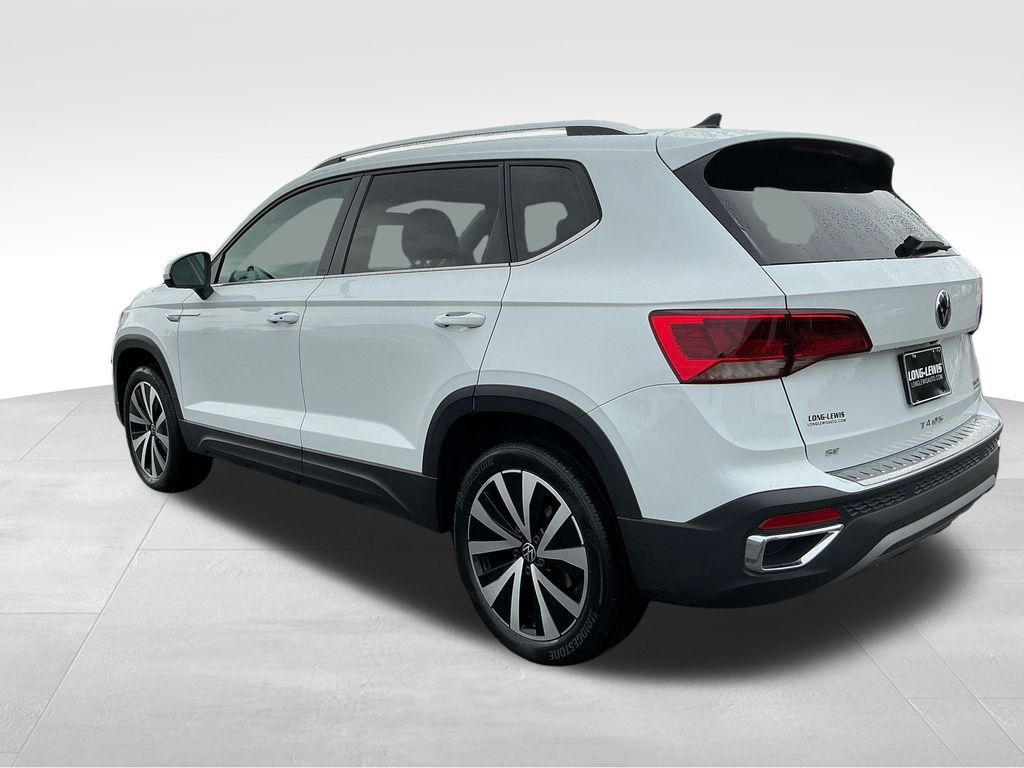 2023 Volkswagen Taos SE photo 2
