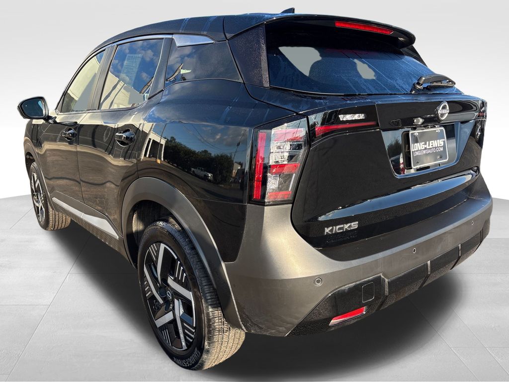 2025 Nissan Kicks SV photo 3