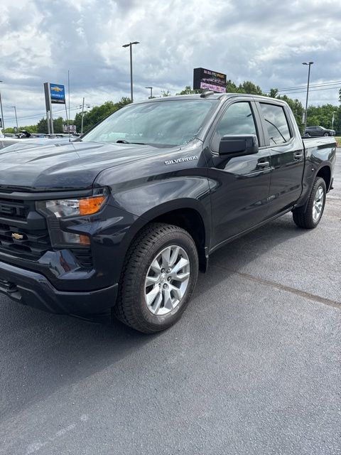 2023 Chevrolet Silverado 1500 Custom 4X4 Crew Cab Short Box's photo