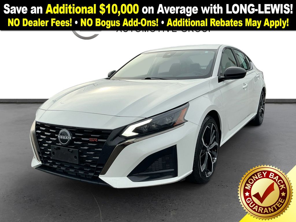 2024 Nissan Altima SR's photo