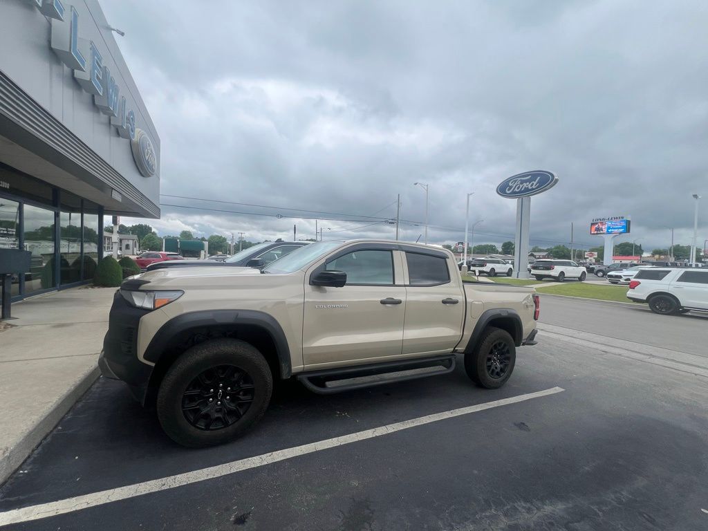2024 Chevrolet Colorado 4WD Trail Boss Crew Cab Short Box's photo