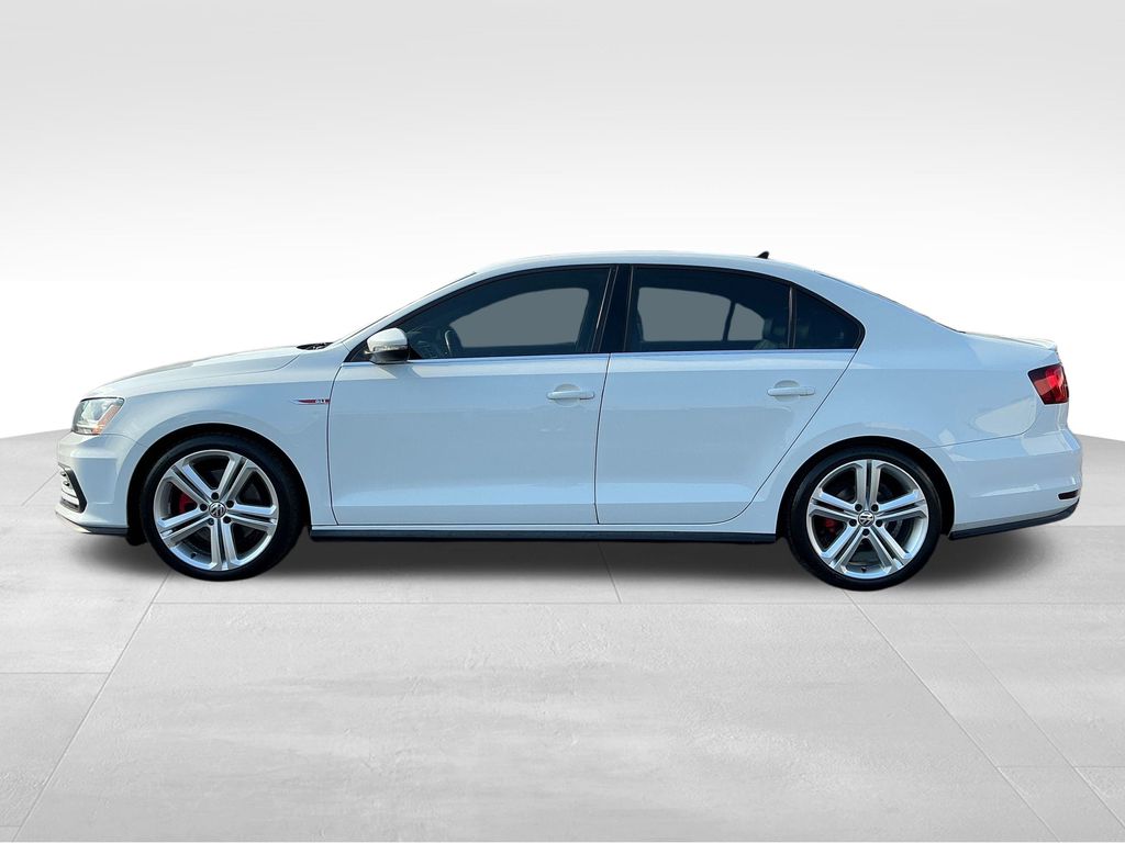 2017 Volkswagen Jetta GLI photo 2